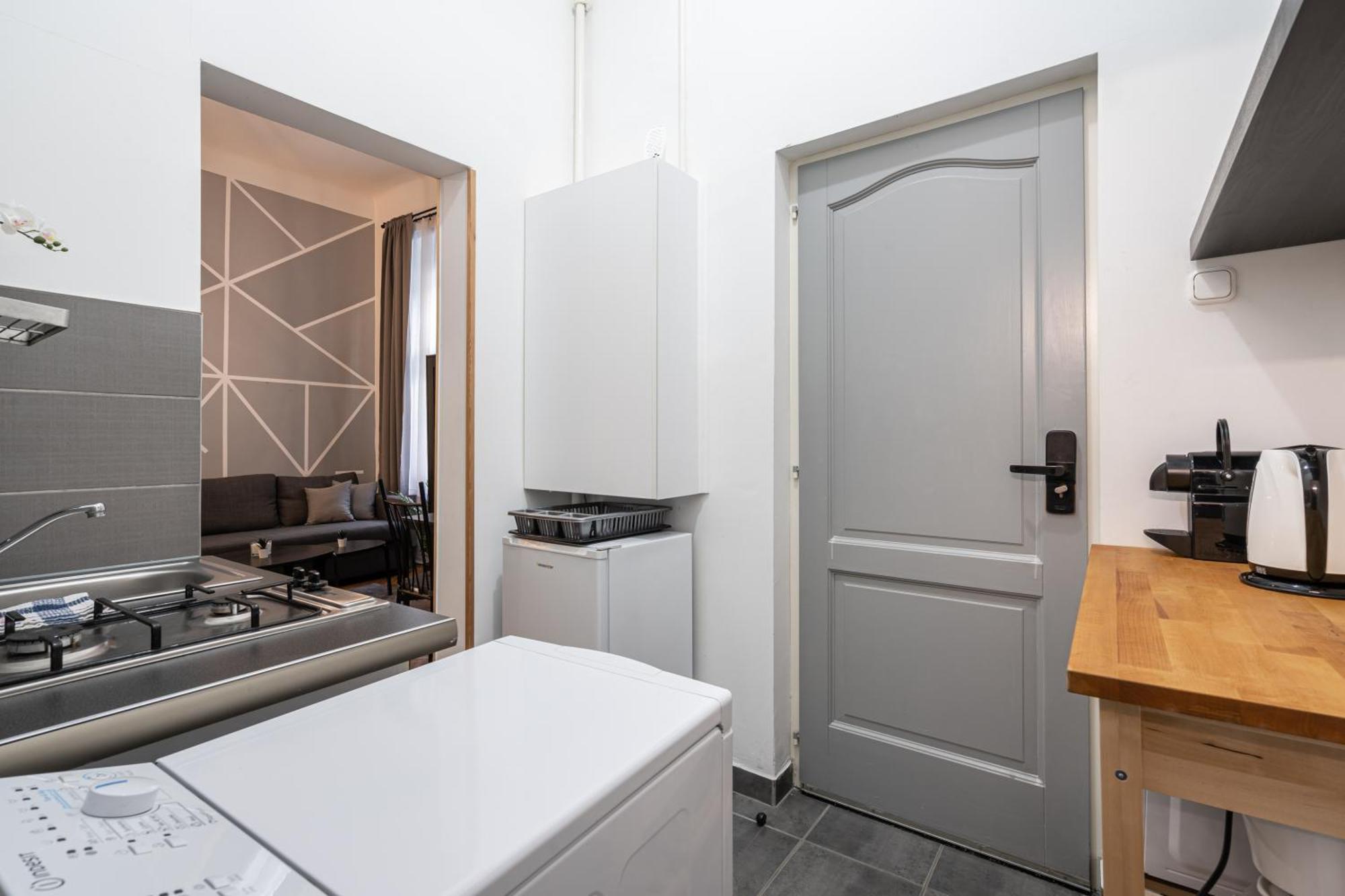 B8 - Grand Boulevard Cozy Apartment - Best Location By Bqa Budapest Rom bilde